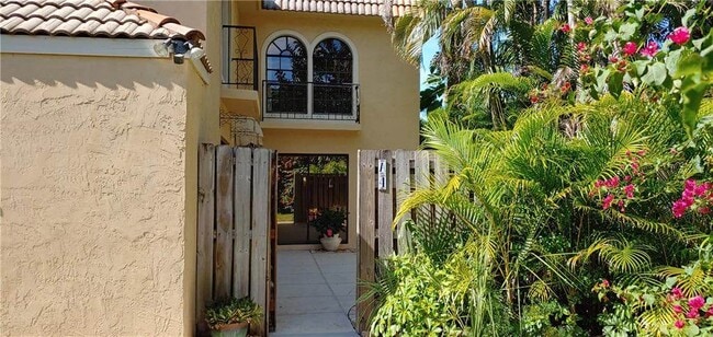 Photo - 1001 Royal Palm Blvd