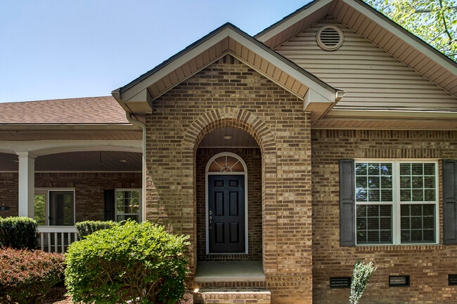 Photo - 111 Waynoka Ln