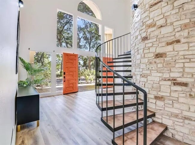 Photo - 1263 Terminal Loop Rd