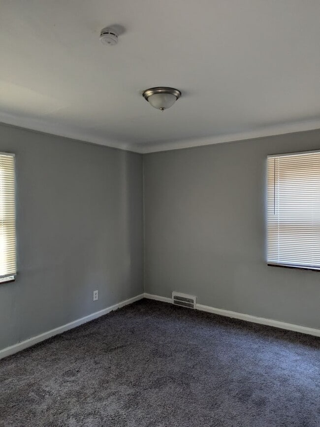 Photo - 10440 Nottingham Rd