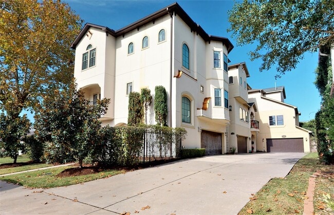 Building Photo - 4708 Ingersoll St Rental