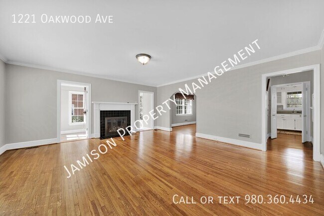 Photo - 1221 Oakwood Ave