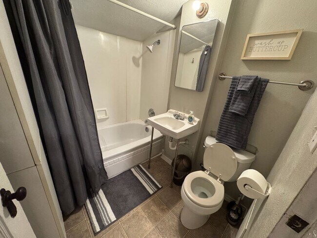1513 1st St W Unit 1