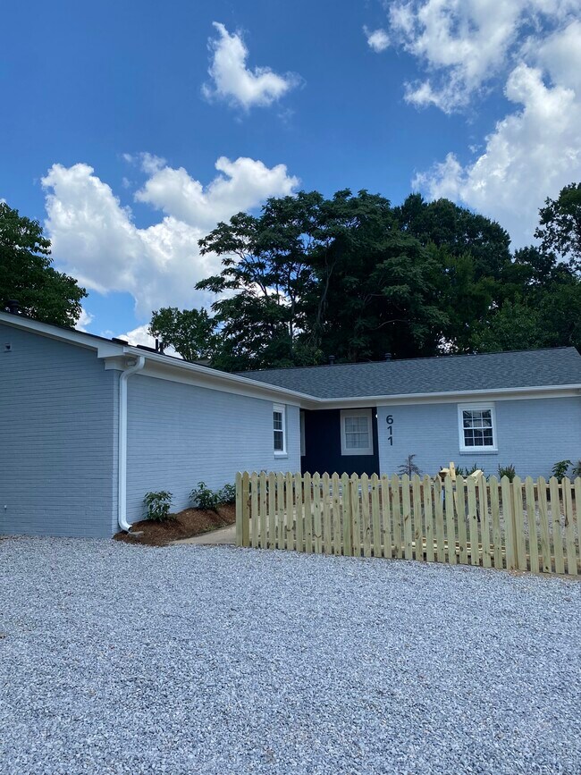 611 E Davie St Apartments Raleigh, NC