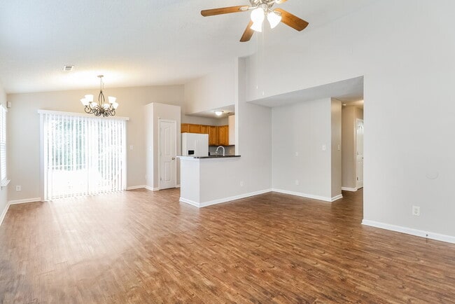 Photo - 15123 De Havilland Dr