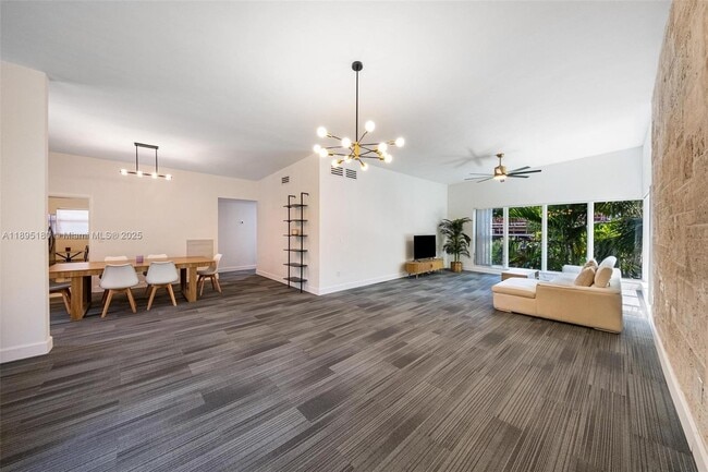 Photo - 9400 E Bay Harbor Dr Unidad 8