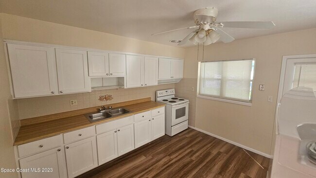 Photo - 644 Wisteria Dr