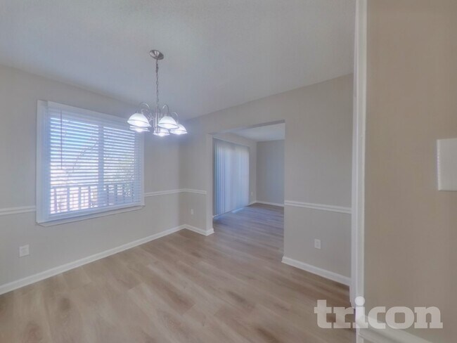 Photo - 509 Glen Ellyn Ct