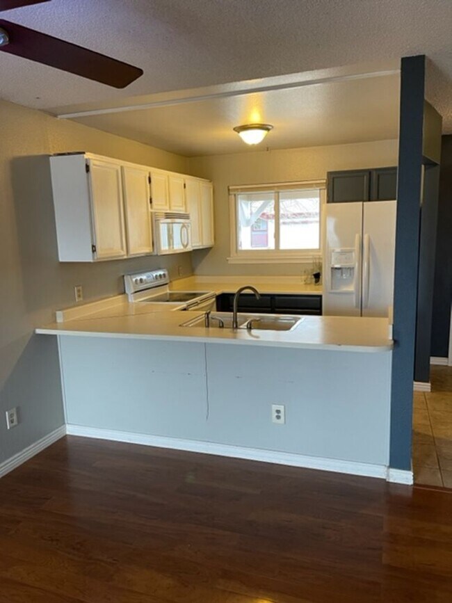 Photo - 6100 Fenton St