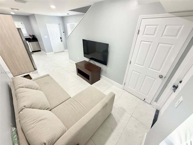 Photo - 932 NW 2nd St