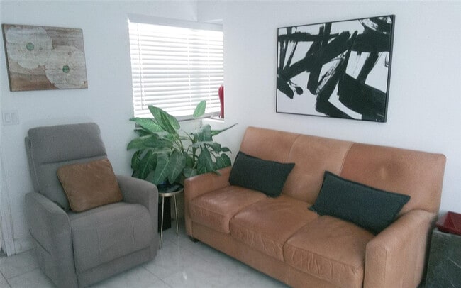 Photo - 307 Saxony Dr Unit 307