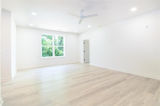 Building Photo - 260 Martha Dr Rental