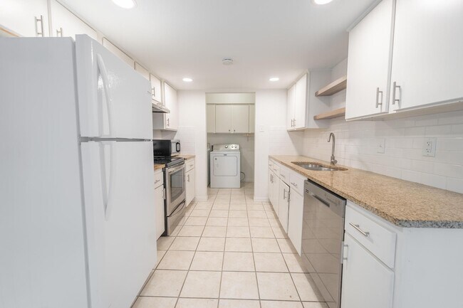 Photo - 9348 Highedge Cir