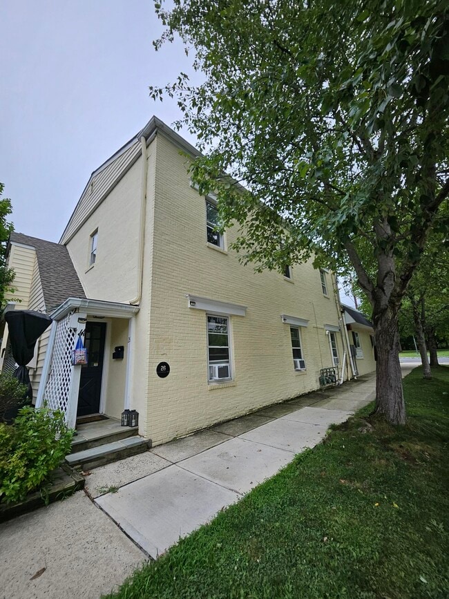 Building Photo - 26 Blackwell Ave Unit 26 Hopewell
