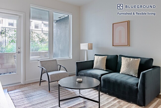 Building Photo - 2333 Calle Del Mundo