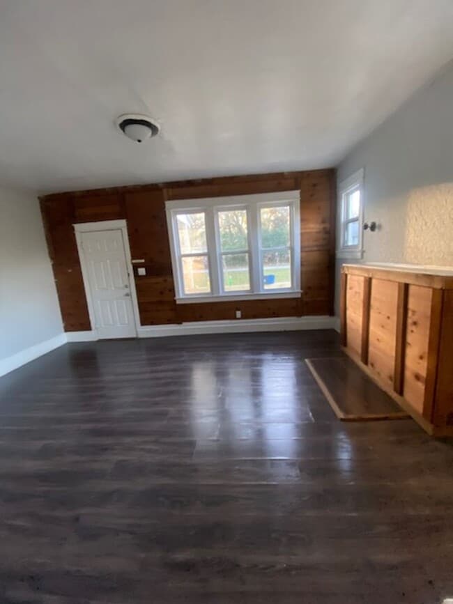 Photo - 2 Bed 1 Bath Home | Pet Friendly | Washer Dryer Hook Ups | Section 8 Welcome