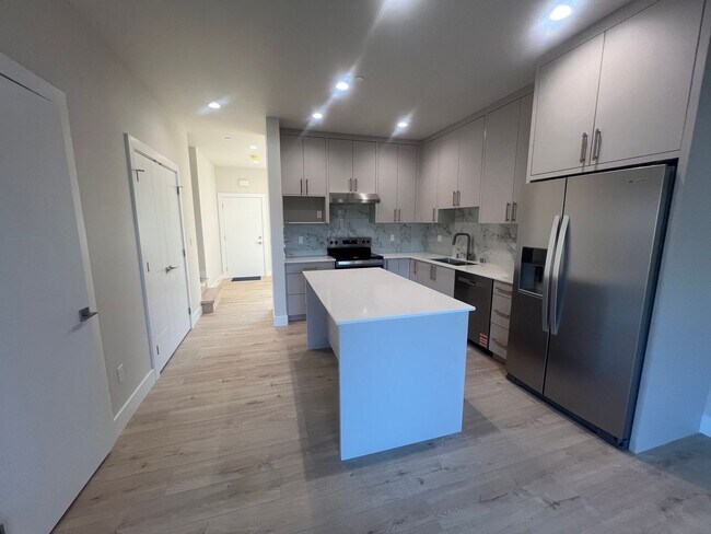 2155 Siddle Loop Unit 103