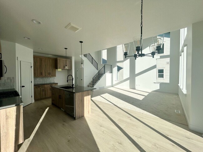 Photo - 3793 W 1200 N Unidad Upper Residence