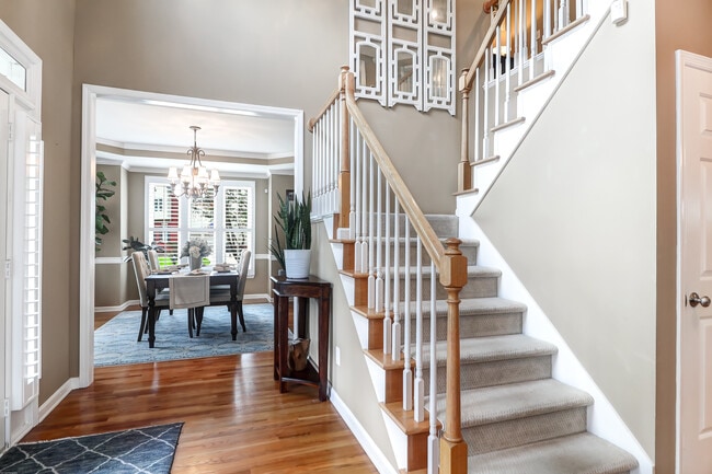 Photo - 1250 Abercorn Trce