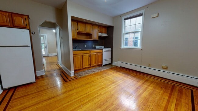 Building Photo - 413 Pine St Unit 2R