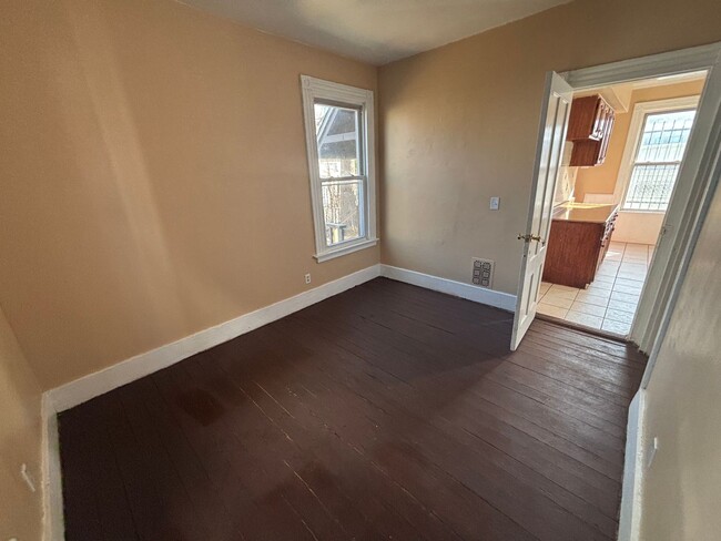 Photo - 37 Hotchkiss St Apartment Unit 37 Hotchkiss