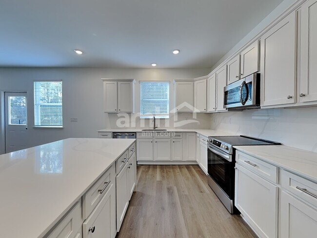 Photo - 472 Pointe Dr