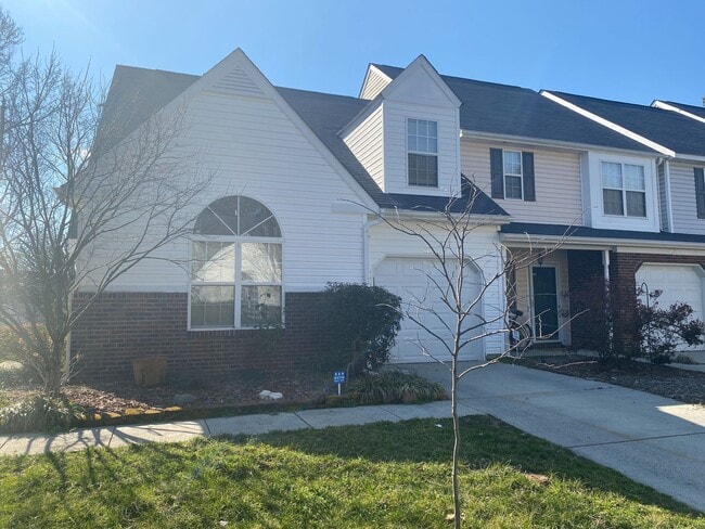 Move in ready, 2-story Townhome located in... - Move in ready, 2-story Townhome located in...
