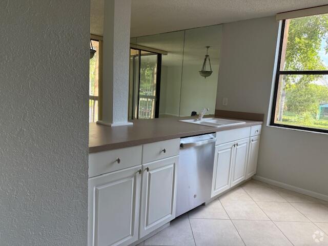 Building Photo - 500 Egret Cir Unit 8211 Rental