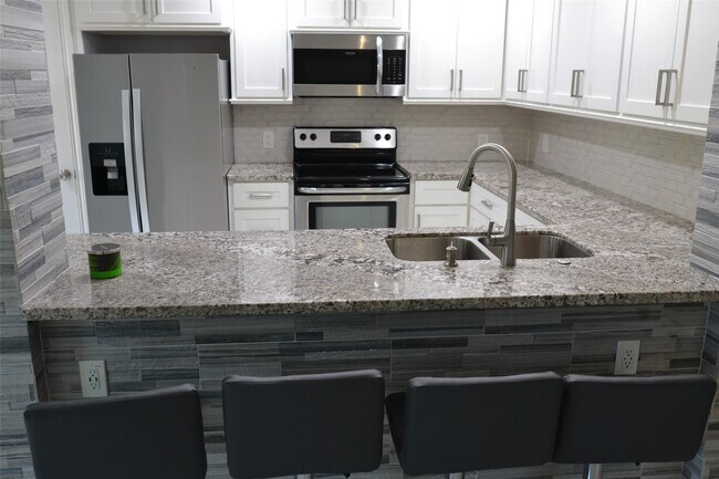 Photo - 2379 Briarwest Blvd Unidad 25