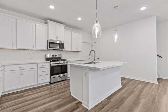 Photo - 204 Flowers Ave