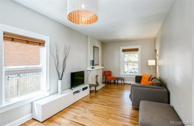 Photo - 284 S Lafayette St