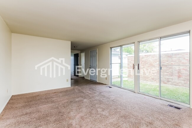 Photo - 5887 Troy Villa Blvd