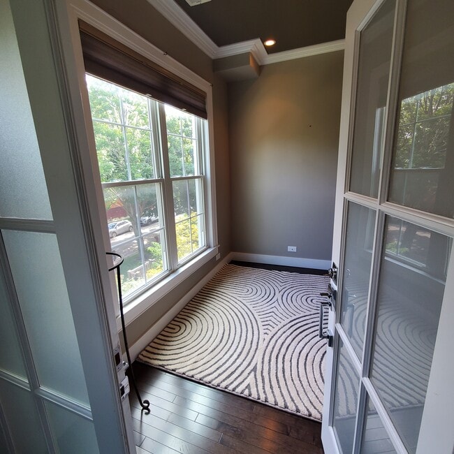 Photo - 4704 N Kennicott Ave Unit 2