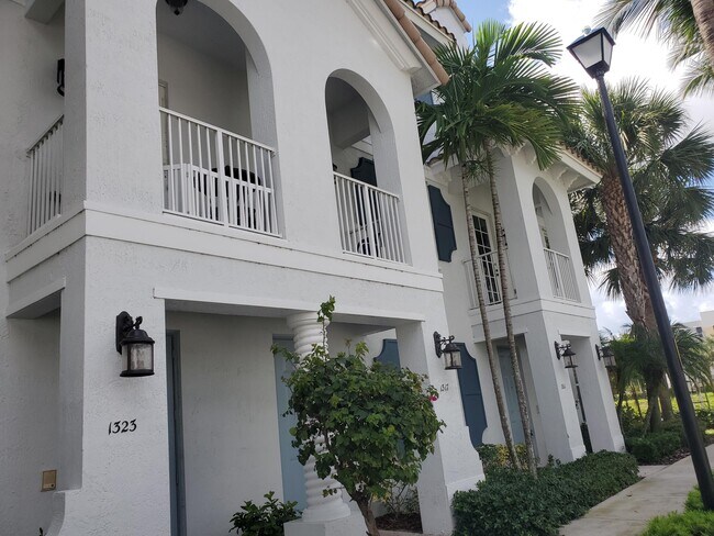 Photo - 1317 Piazza Pitti