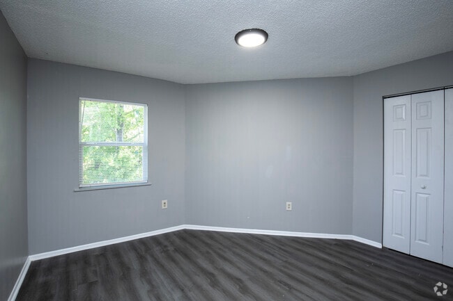 1BR, 1BA - 9665SF - 8014 Tommy Ct Tampa, FL 33619-4833