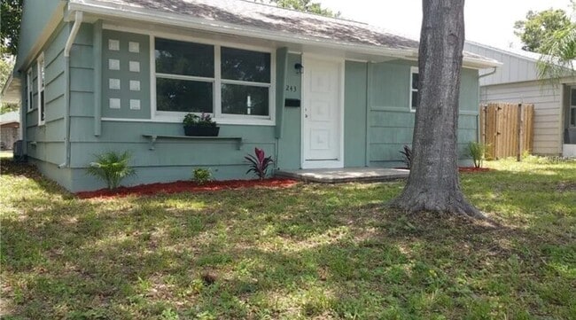 Building Photo - Home For Rent in St Petersburg!
