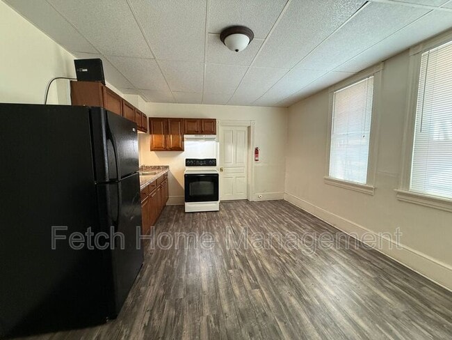 Photo - 722 E King St