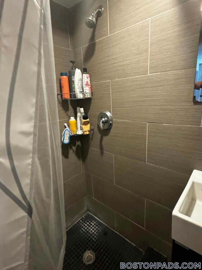 Photo - 24 Washburn St Unidad 1