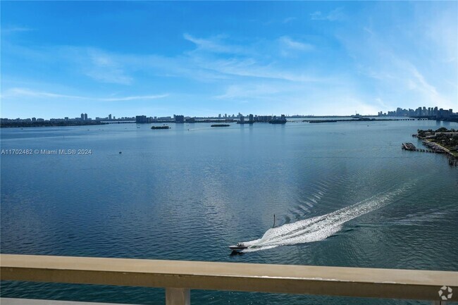 Building Photo - 11111 Biscayne Blvd Unit 2105 Rental