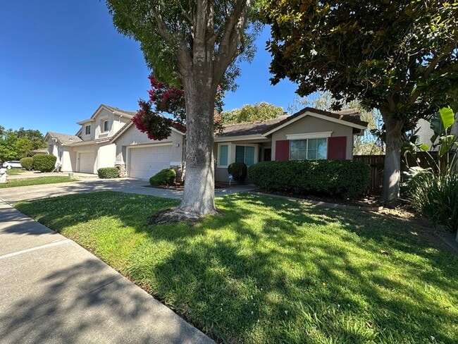 Photo - Beautiful Home in the Lakeside Community