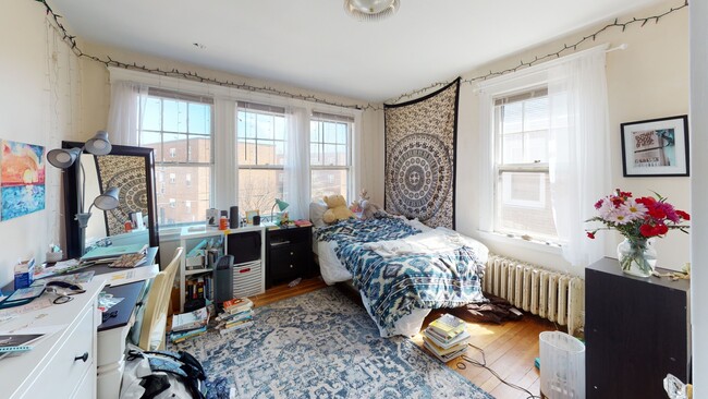Building Photo - 50-52 Colborne Rd Rental