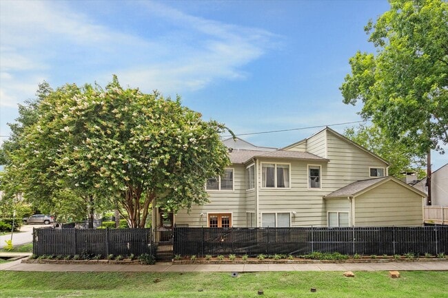 Photo - 6310 Arnot St