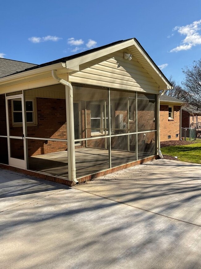 1960 Brownstone Ct