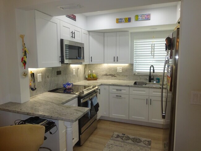 Photo - 2864 Crosley Dr E