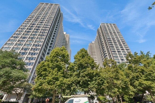 Building Photo - 4250 N Marine Dr Unit 827
