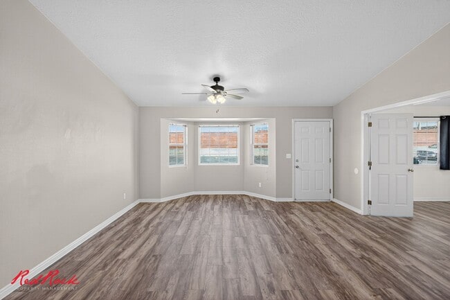 Photo - Gorgeous Bedroom Townhome in Prime Location