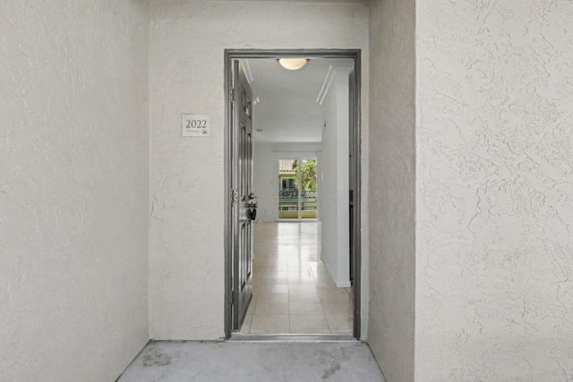7405 Charmant Dr Unit 2022