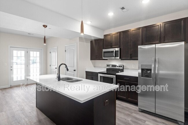 Photo - 205-B-205 E Johnson Cir