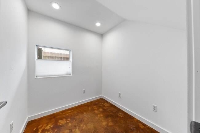 Photo - 2614 Chenevert St