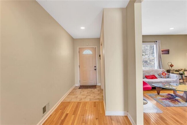 Photo - 3127 Josephine St